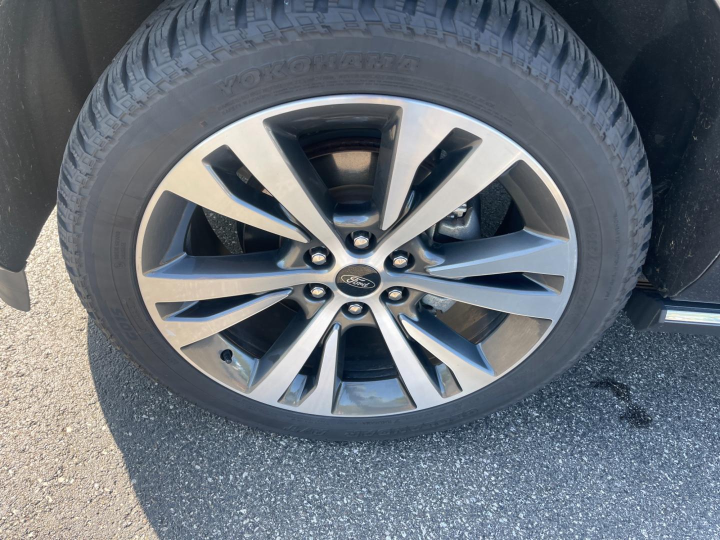 2021 Gray /Black Ford Expedition Limited 302A 4WD (1FMJU2AT0ME) with an 3.5L V6 DOHC 24V TWIN TURBO engine, 10 Speed Auto transmission, located at 11115 Chardon Rd. , Chardon, OH, 44024, (440) 214-9705, 41.580246, -81.241943 - Photo#13